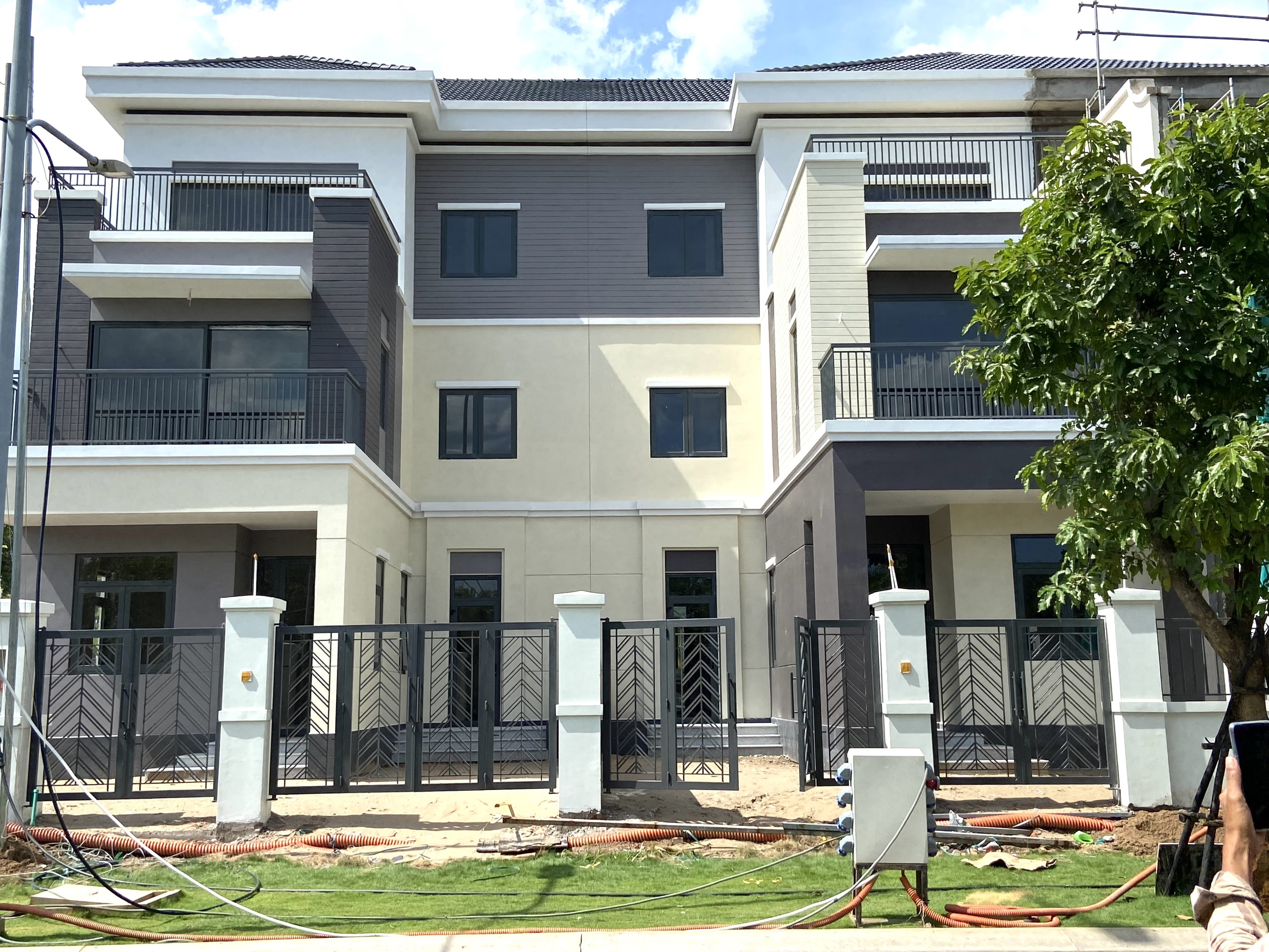 Sắc Việt House thi công Xây tô, Sơn hoàn thiện các Dự Án Biệt thự Đơn Lập & Song Lập - Đồng Nai liên